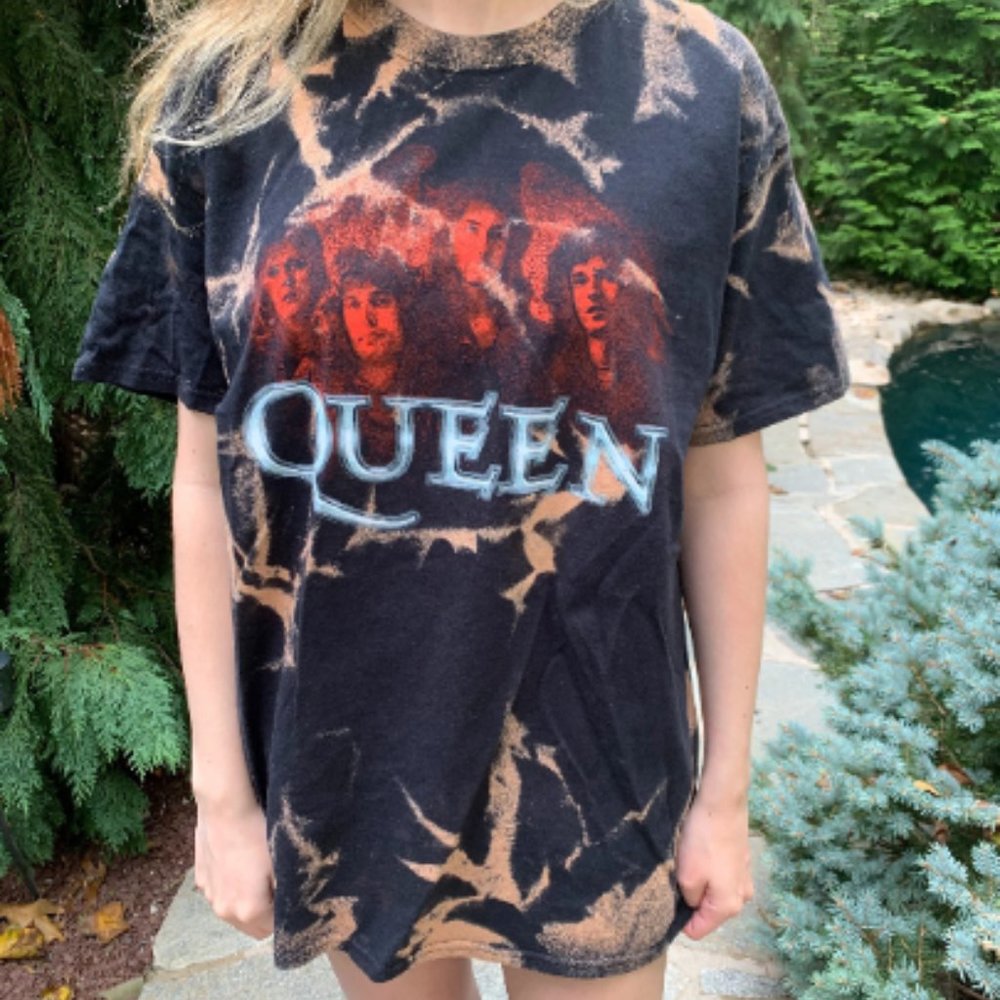 Queen Band tshirt - tie dye emo band tshirt